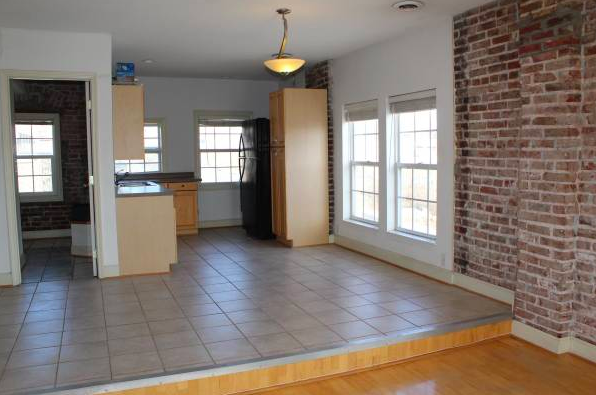 1744 Broadway Boulevard - Photo 2 of 18