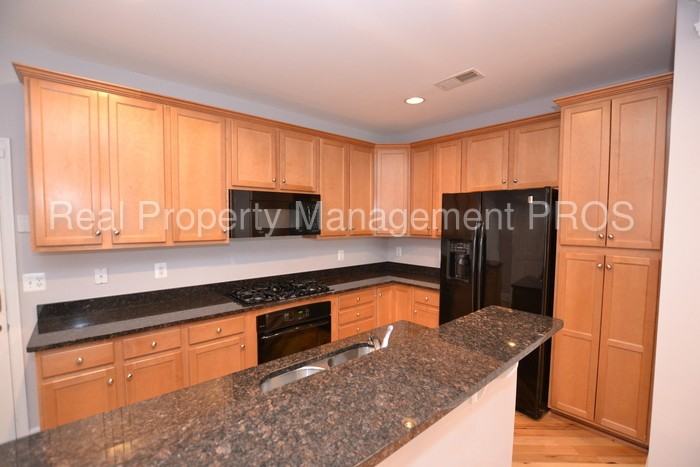 2354 Brookmoor Ln - Photo 2 of 19