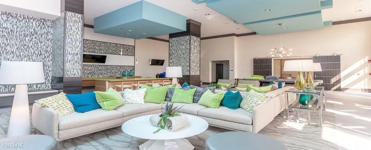 7951 NE Bayshore Ct - Photo 3 of 17