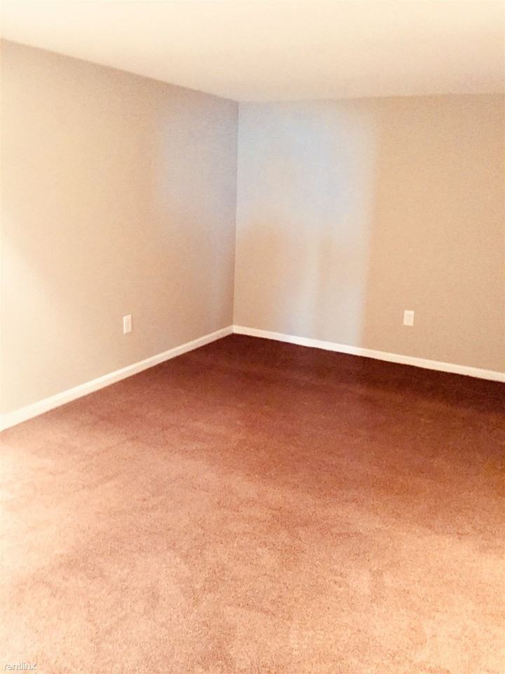 228 Phillips Ave - Photo 3 of 9