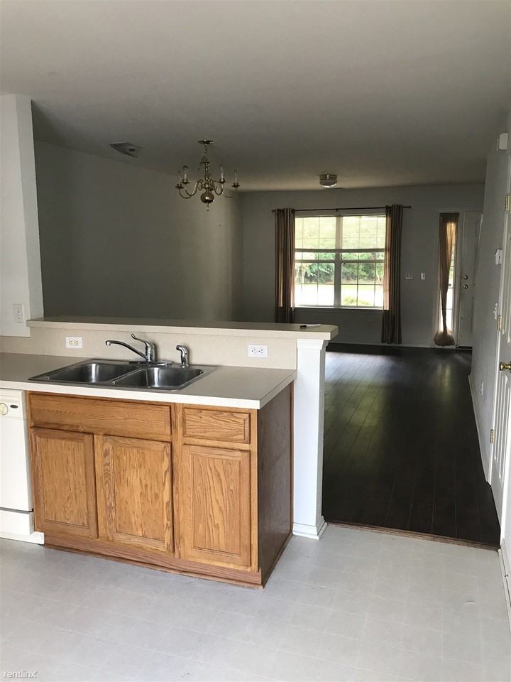 431 Lake Park Way - Photo 3 of 7