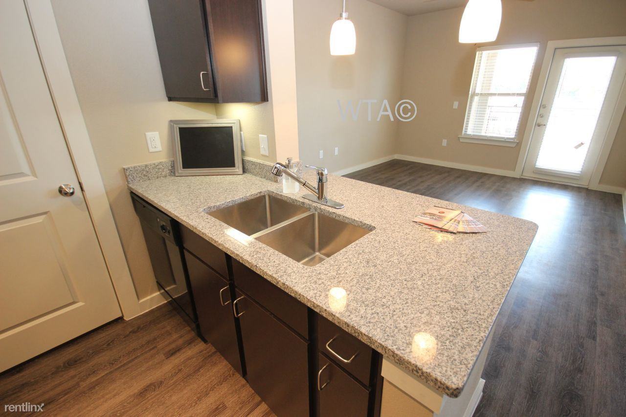 24442 N US HWY 281 - Photo 3 of 13