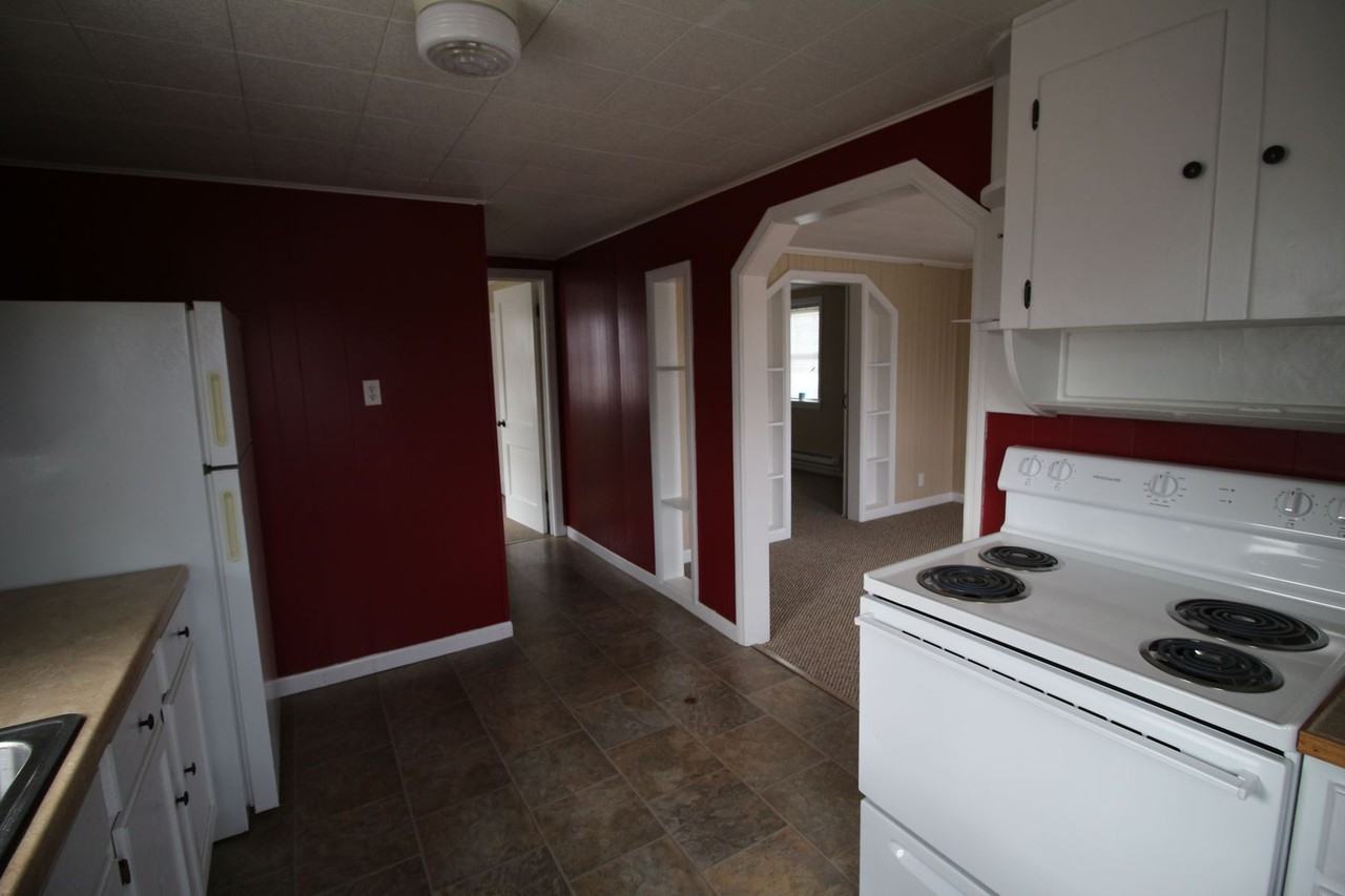 975 Hickory St - Photo 3 of 12