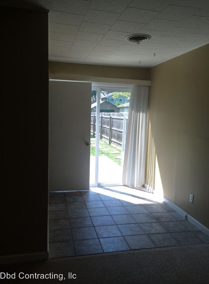 2064 Phenie St - Photo 2 of 12