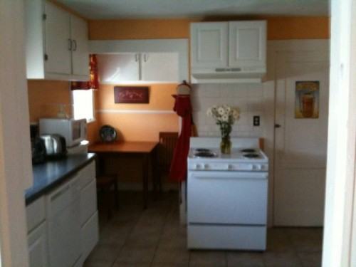 139 Green St - Photo 2 of 7