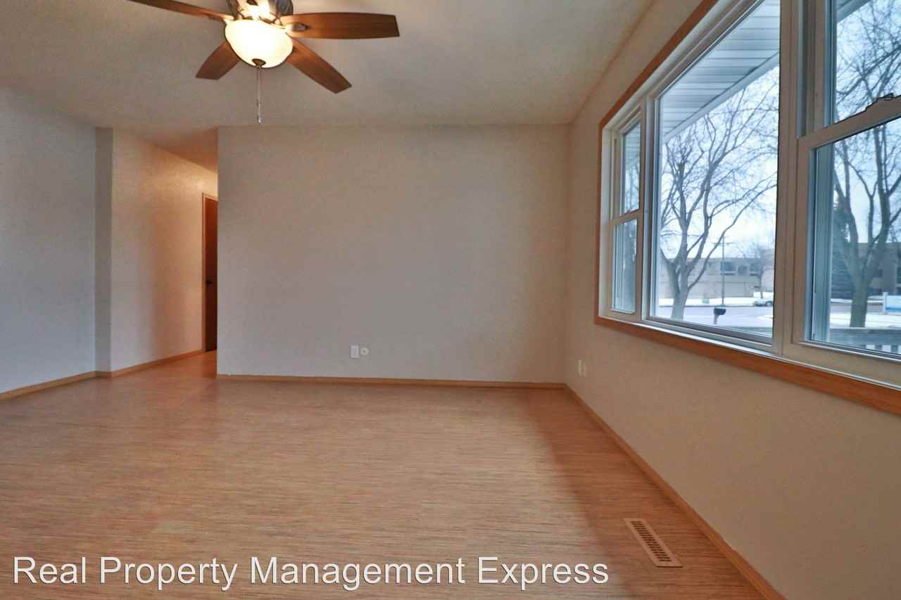 5304 W 46th St - Photo 3 of 28