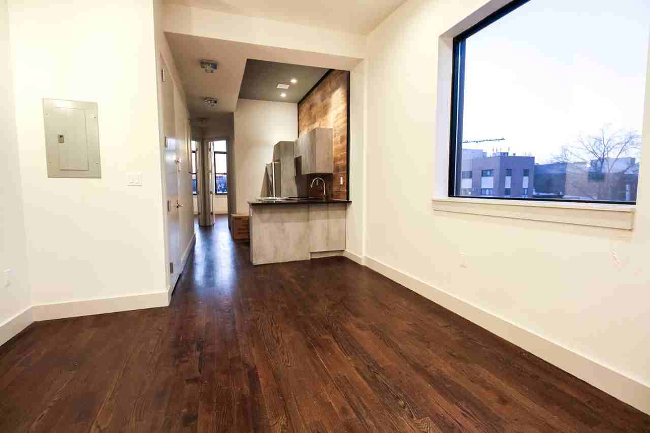 376 Graham Avenue #2L