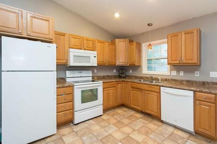 2200 East 41st Street - Photo 3 of 8