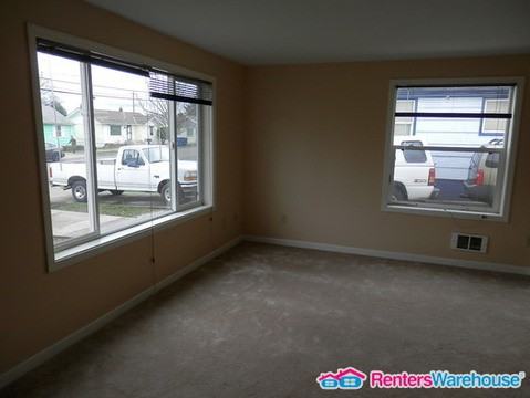 13849 37th Ave S - Photo 3 of 18