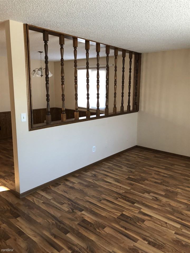 1441 16 1/2 St S - Photo 3 of 16