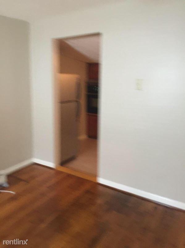 1406 Gracelawn Ln - Photo 2 of 4