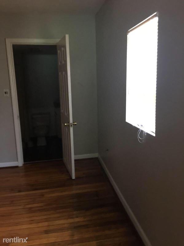 1406 Gracelawn Ln - Photo 3 of 4