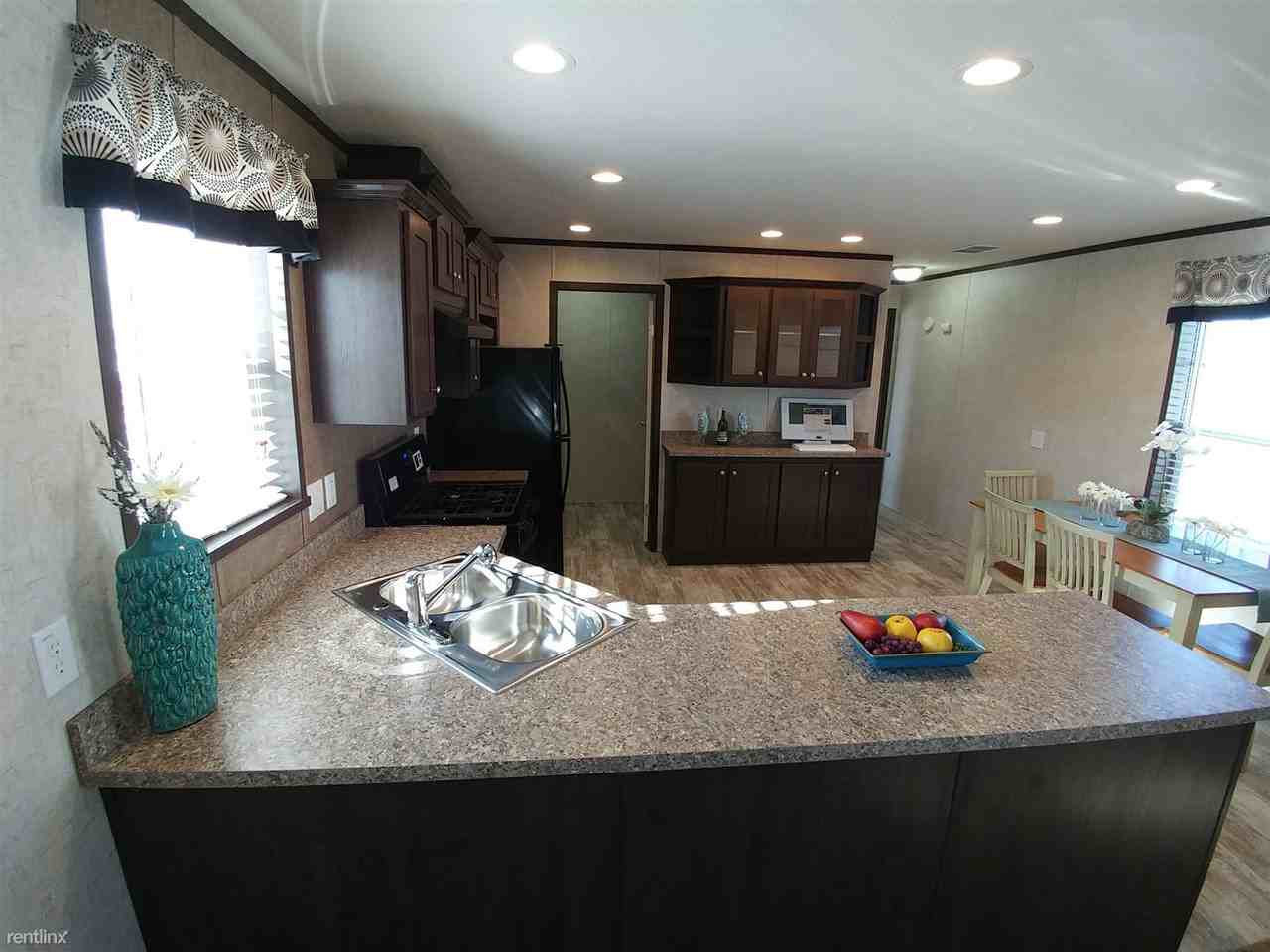 51 Berry Ln - Photo 3 of 20