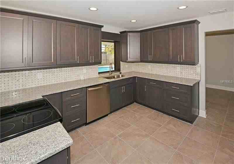 14994 Cromwell Dr - Photo 2 of 25