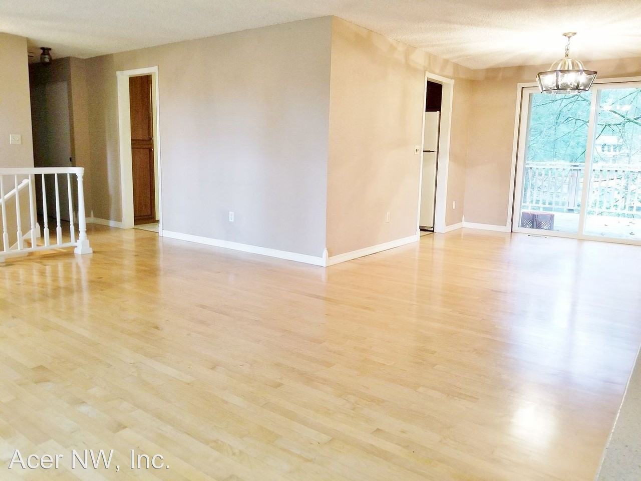 7712 NE 140th St - Photo 3 of 13