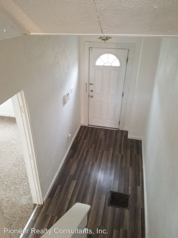 2810 Lanpark St - Photo 3 of 20