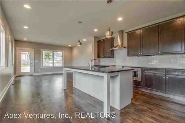 1538 Arthur Ave - Photo 2 of 17