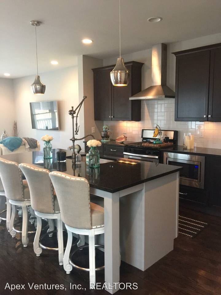 1538 Arthur Ave - Photo 3 of 17