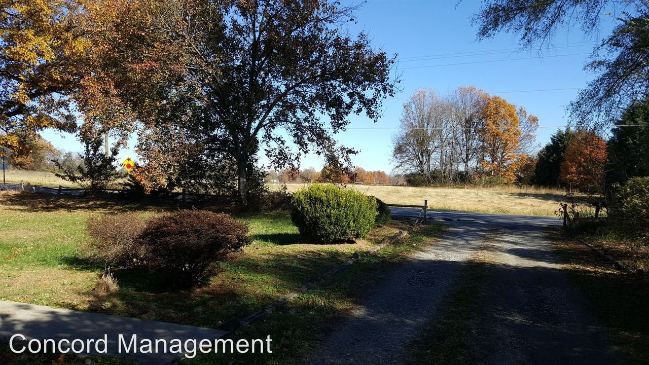 5301 Williard Rd - Photo 2 of 8