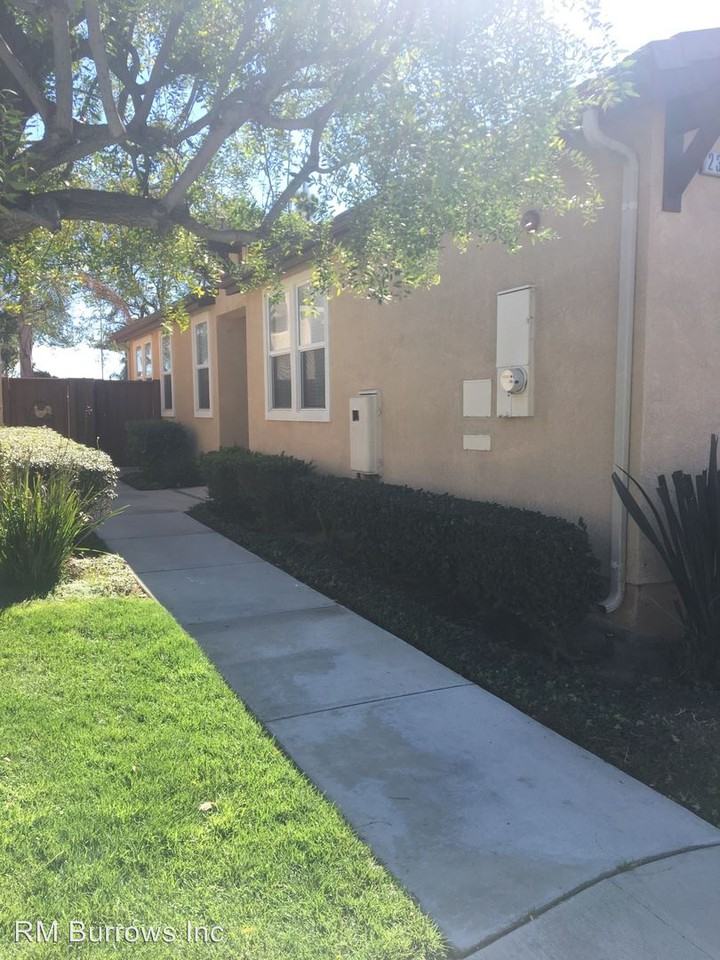 2319 Shakespeare Dr - Photo 2 of 23