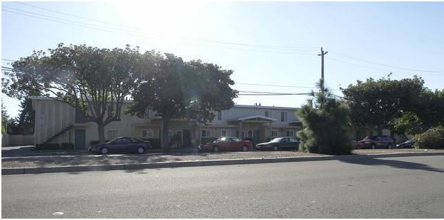 Cedar Townhomes - Photo 2 of 7
