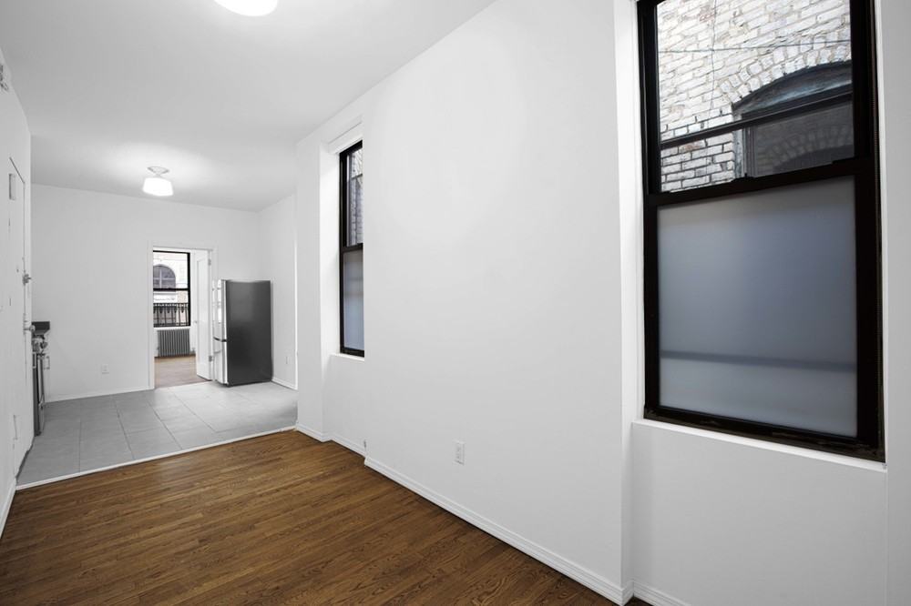 1420 - 1422 Third Avenue - Photo 3 of 9