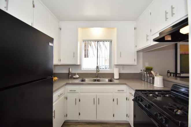 ECHO POINTE - Photo 2 of 16