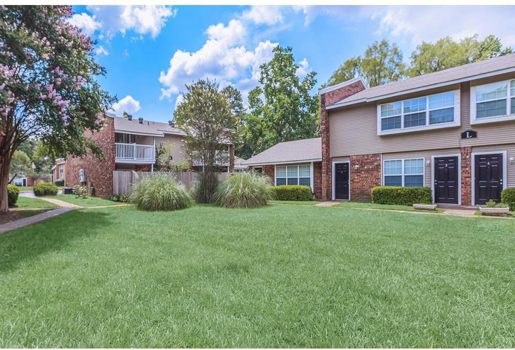 East Villa - Photo 2 of 15