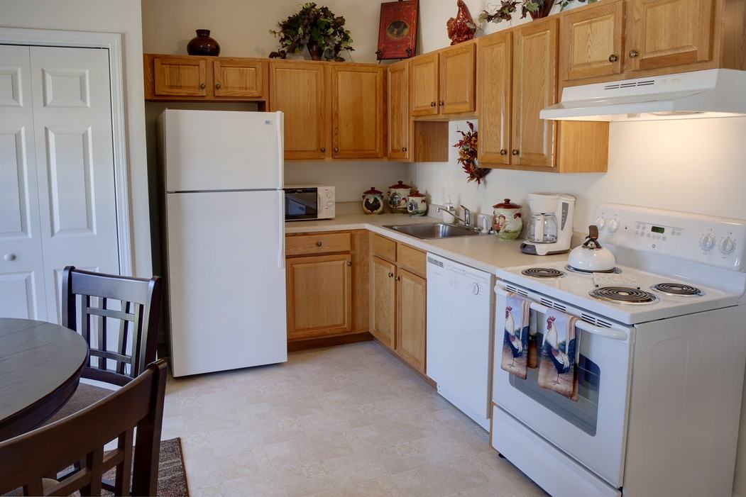 301 Queens Drive - Photo 3 of 6