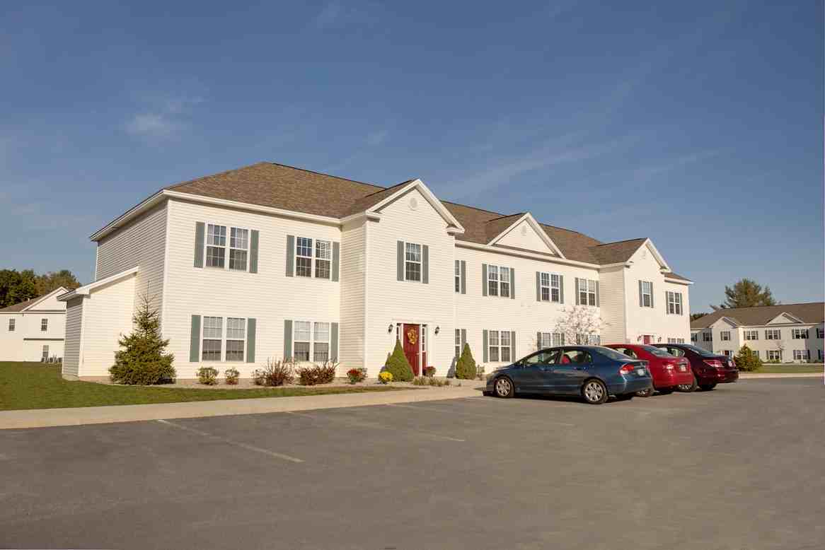 301 Queens Drive - Photo 2 of 6