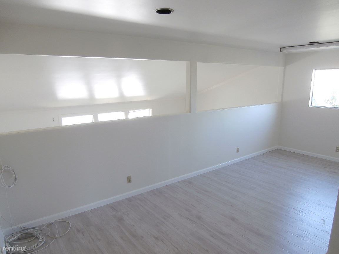 3002 1/2 Acresite St - Photo 2 of 10