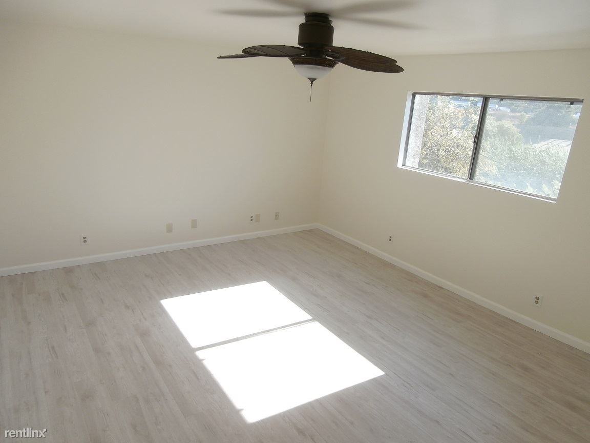 3002 1/2 Acresite St - Photo 3 of 10