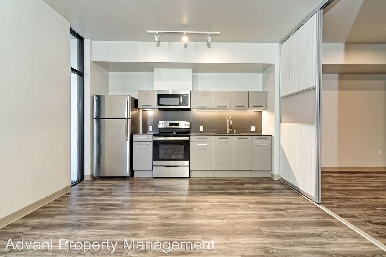 1929 Columbia St - Photo 2 of 17