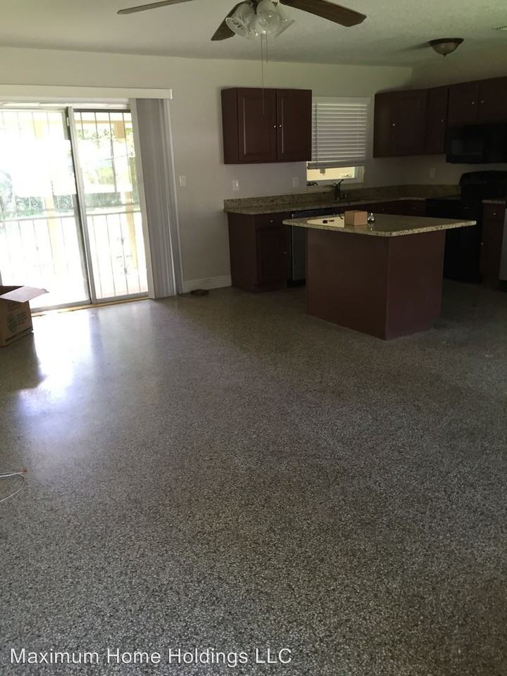 2310 W Broad St - Photo 3 of 12