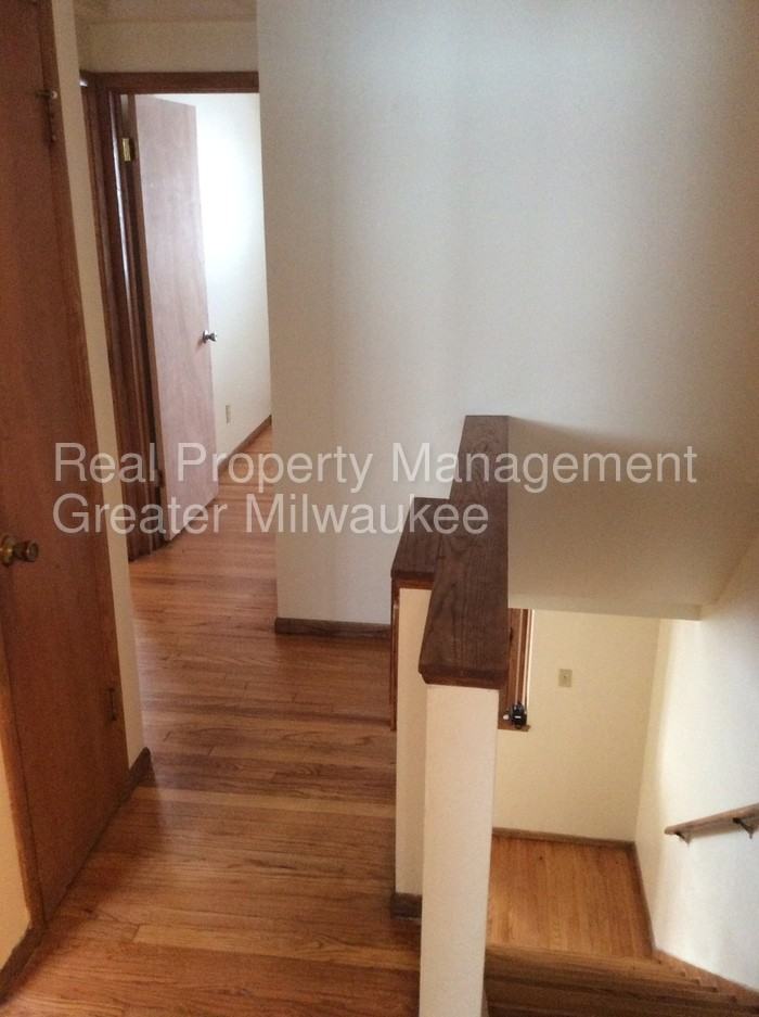 6410 N 73rd St - Photo 3 of 5