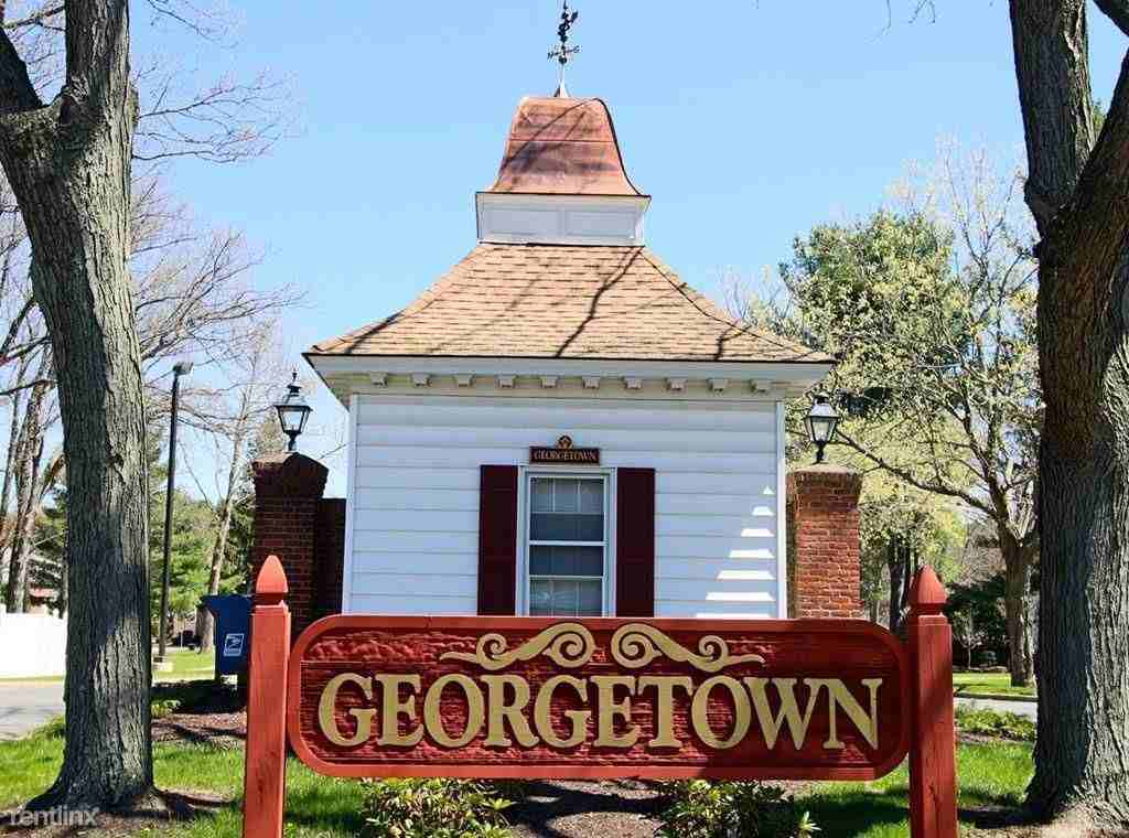 Condominiums Apartments 32 Yorktown Dr, Springfield, MA