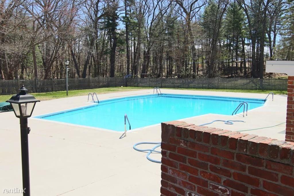 Condominiums Apartments 32 Yorktown Dr, Springfield, MA