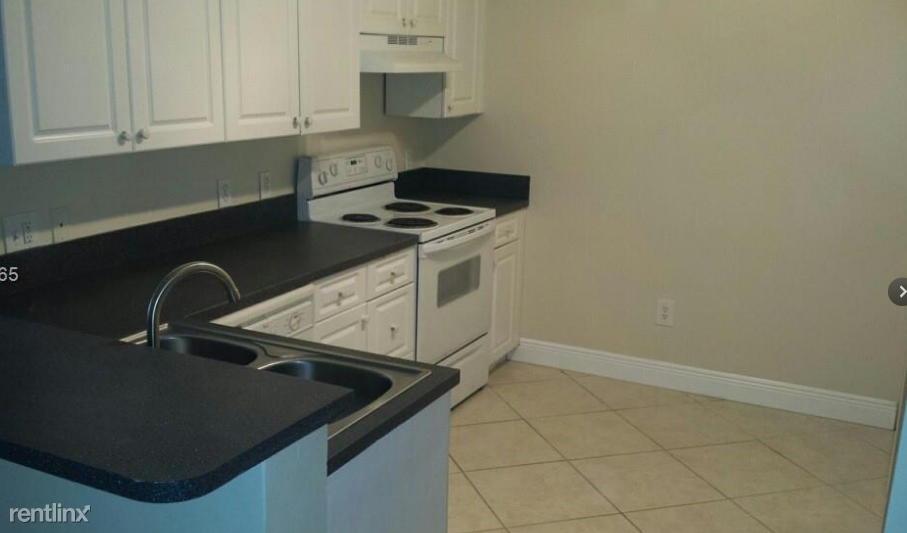 1601 SW 75th Ave - Photo 3 of 8