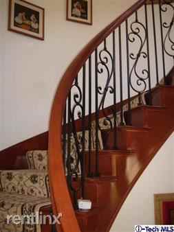 2765 Sleepy Hollow Pl - Photo 2 of 15