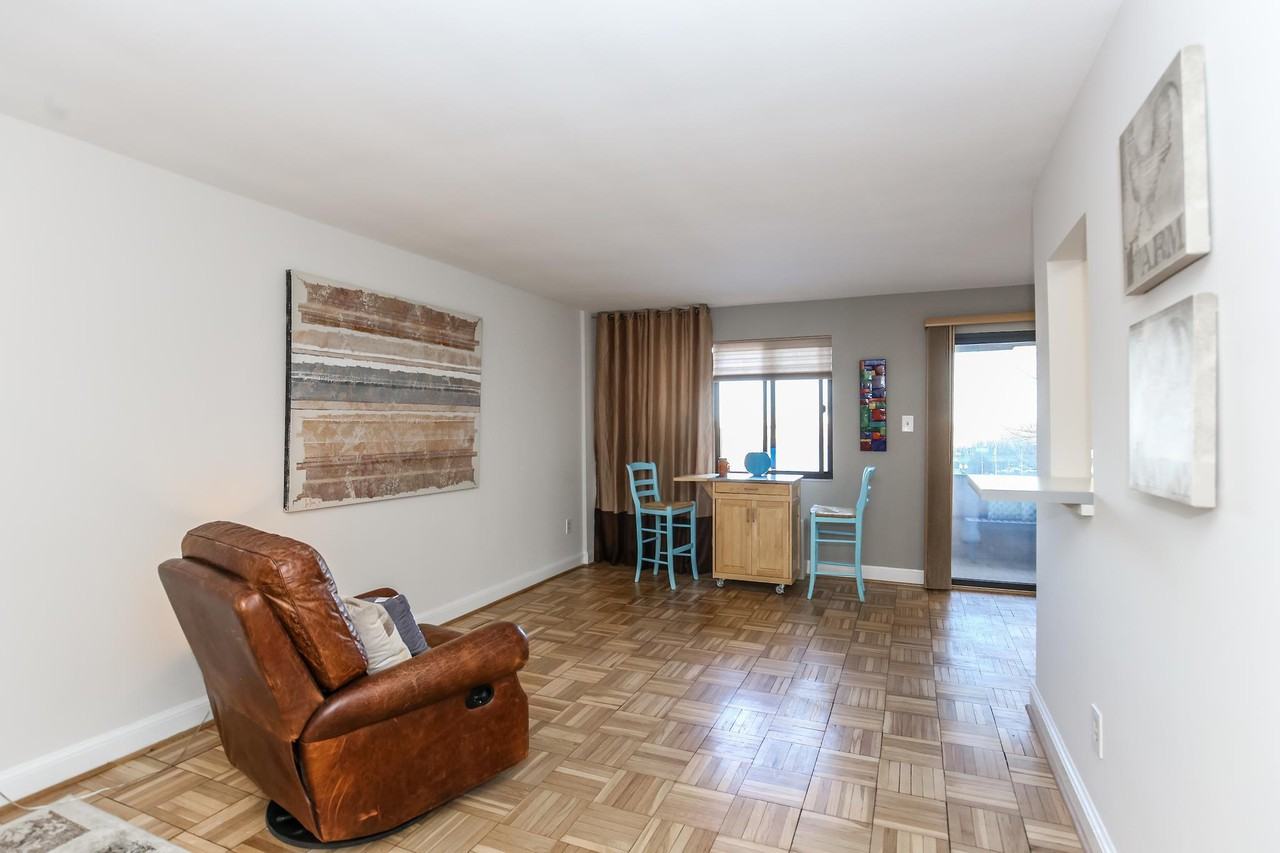 1569 N Colonial Terrace - Photo 3 of 20