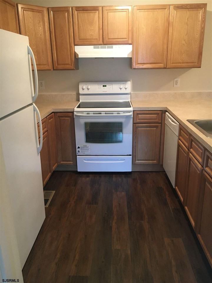 380 Heather Croft - Photo 3 of 14