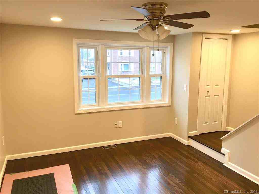 439 Mill St - Photo 2 of 15