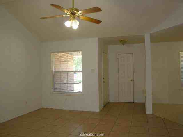 3605 Glenna Ct - Photo 3 of 16