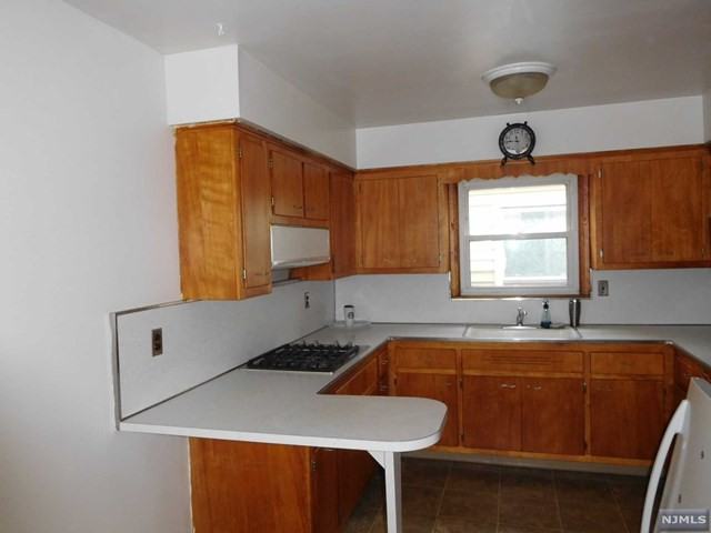 89 Anderson Ave #2 - Photo 3 of 19