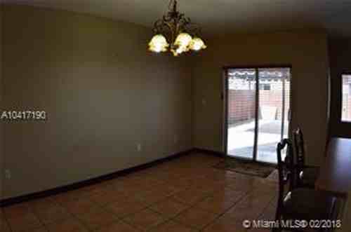 15567 SW 20 Ln - Photo 3 of 8