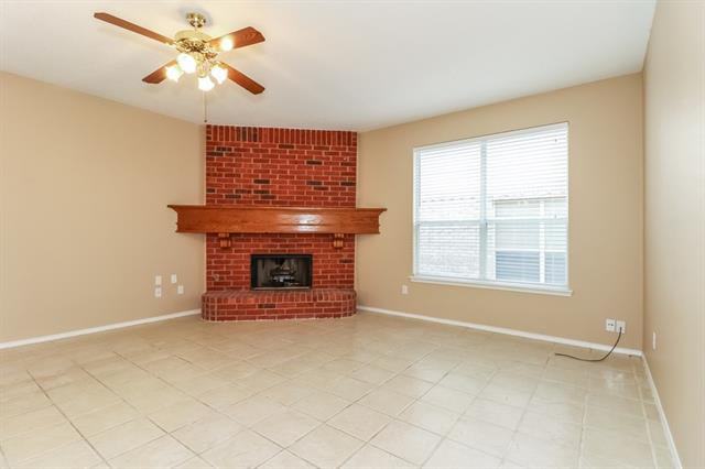 4703 Park Bend Dr - Photo 2 of 15