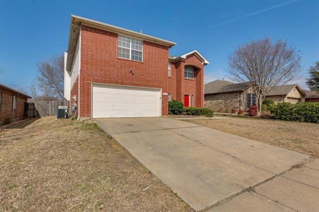 611 Joy Ln - Photo 2 of 34