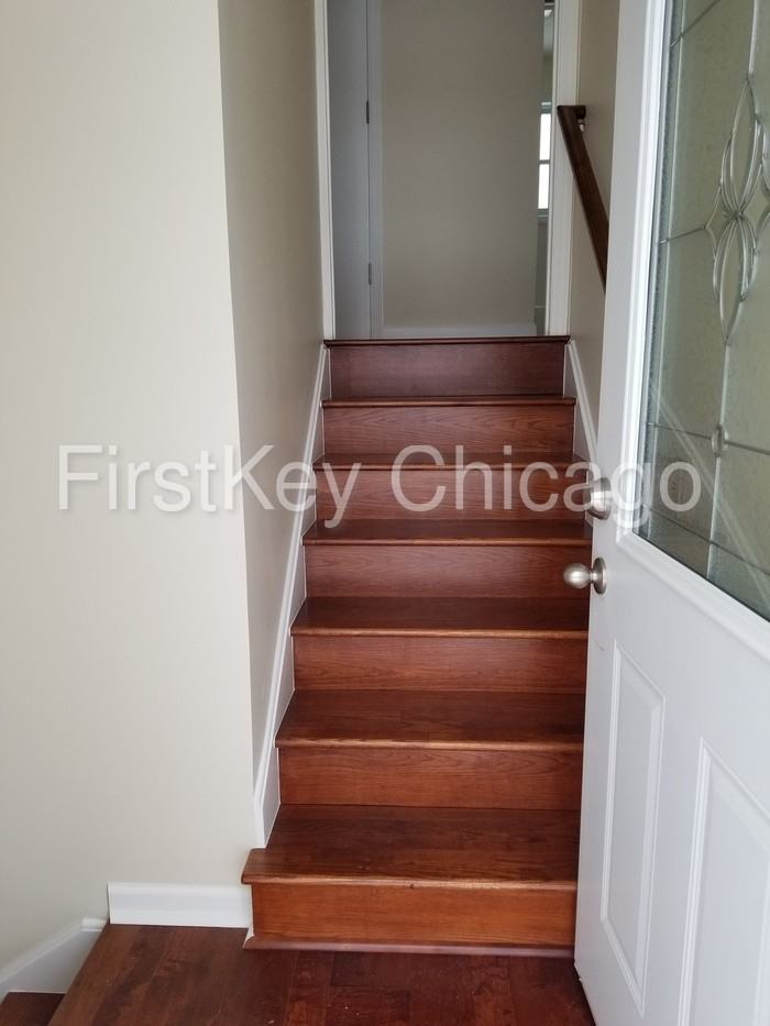 1363 Mulberry Ln - Photo 2 of 17