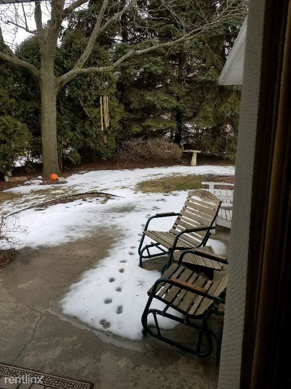 9203 W Waterford Ave - Photo 2 of 7