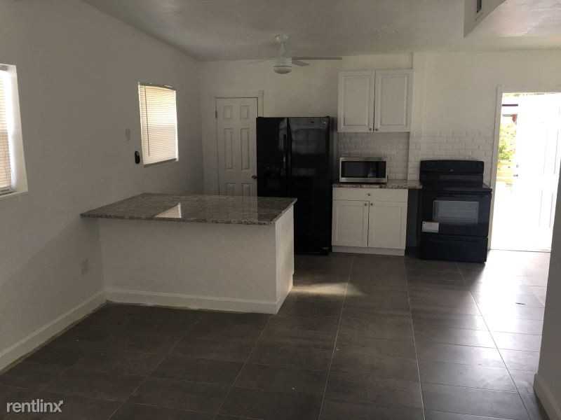 530 NW 30th Terrace - Photo 2 of 12